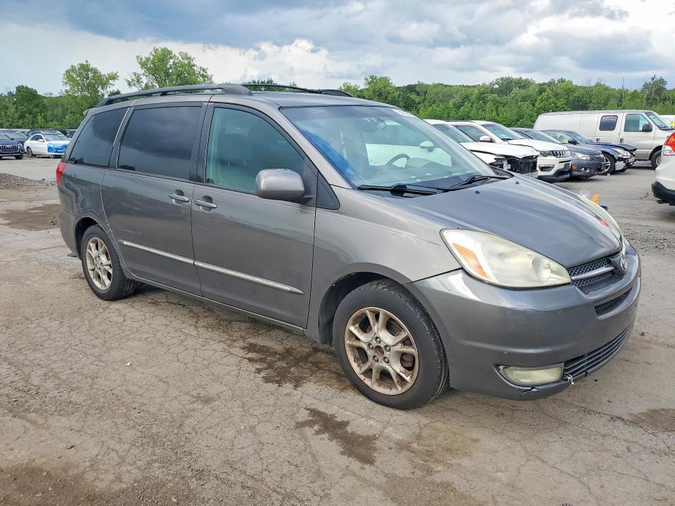 2004 Toyota Sienna მანქანა იყიდება აუქციონზე, vin: 5TDZA22C94S121040, აუქციონის ნომერი: 64276476