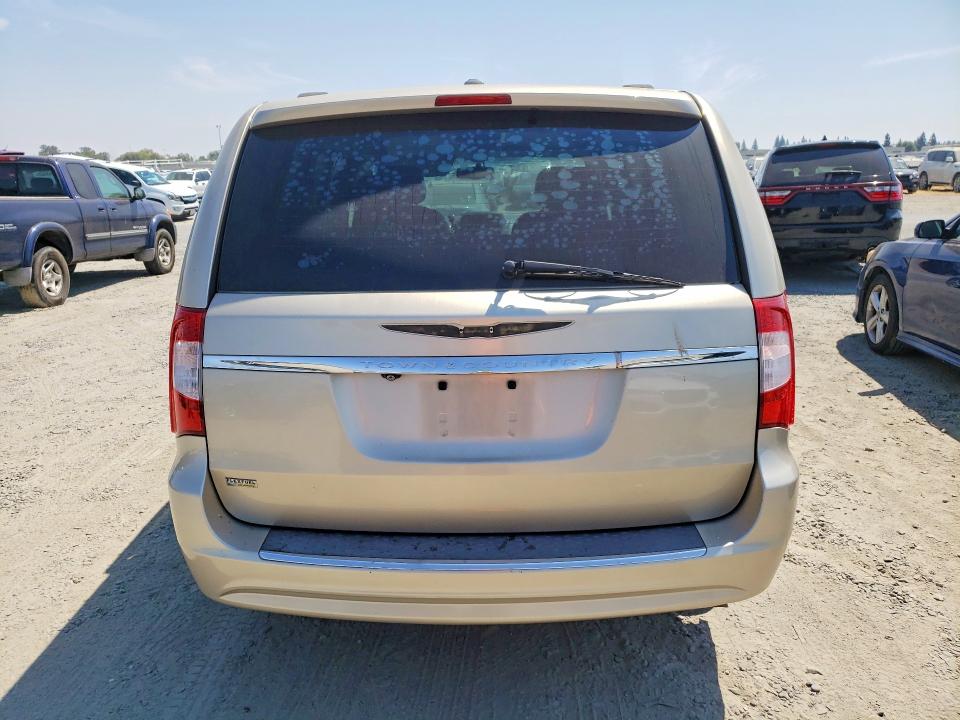 64944316 :رقم المزاد ، 2C4RC1BG8FR626599 vin ، 2015 Chrysler Town & Country مزاد بيع