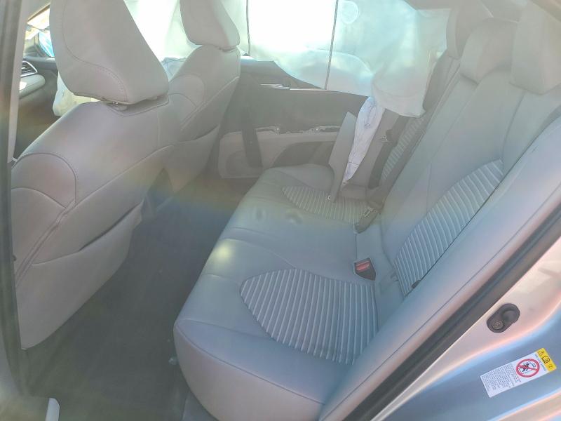 Auction sale of the 2018 Toyota Camry, vin: 4T1B11HK9JU154181, lot number: 61899556