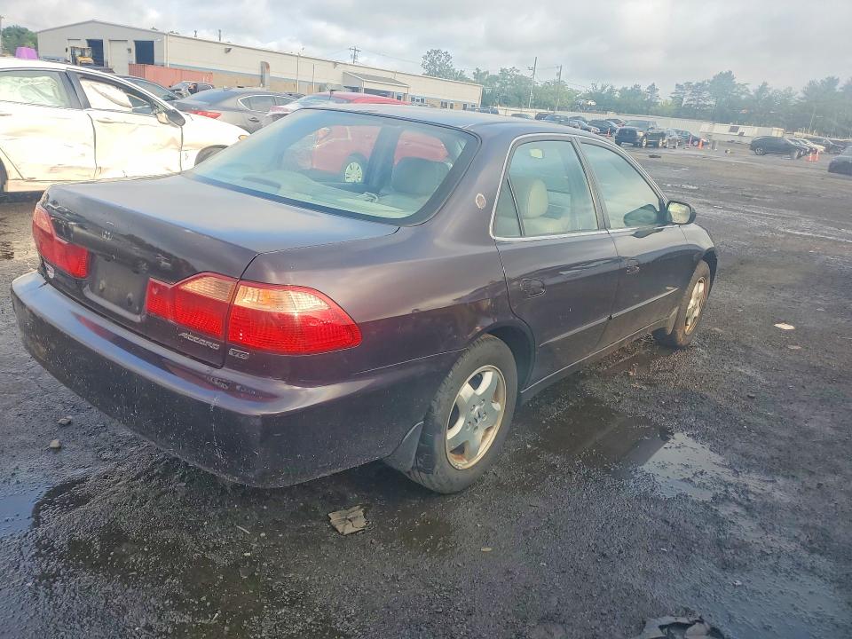Aukcja sprzedaży 1998 Honda Accord, vin: 1HGCG1657WA070570, numer aukcji: 65035026