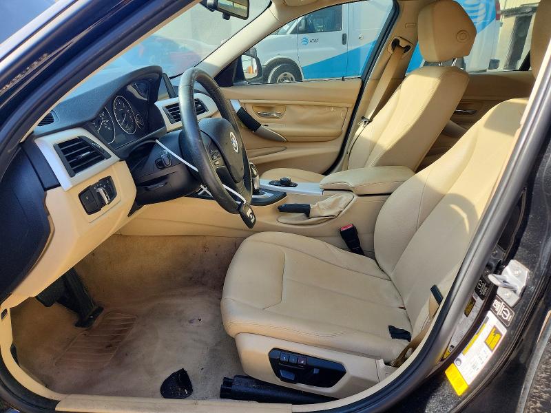 65326926 :رقم المزاد ، WBA3B1C51EP679292 vin ، 2014 Bmw 320 مزاد بيع