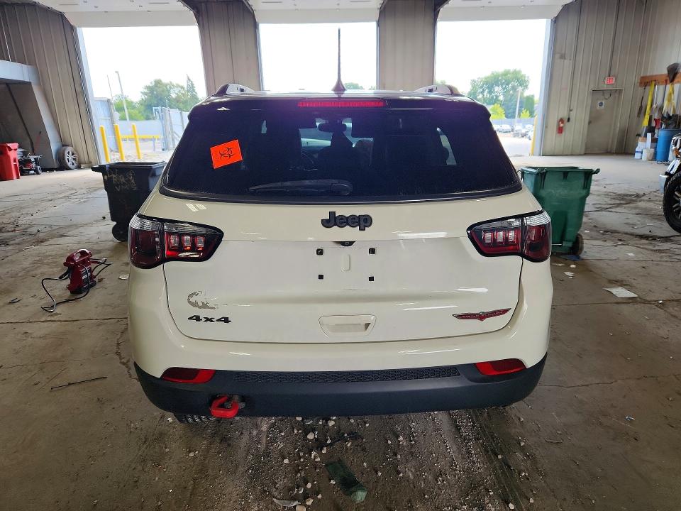 66841166 :رقم المزاد ، 3C4NJDDB1JT501795 vin ، 2018 Jeep Compass مزاد بيع