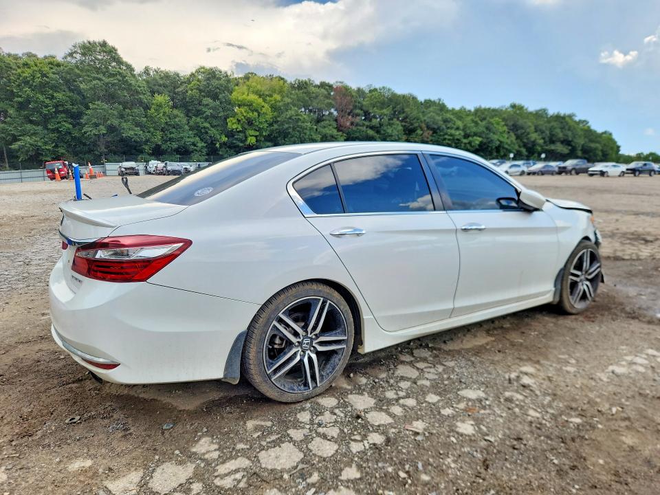 Aukcja sprzedaży 2017 Honda Accord, vin: 1HGCR2F68HA082836, numer aukcji: 64623606