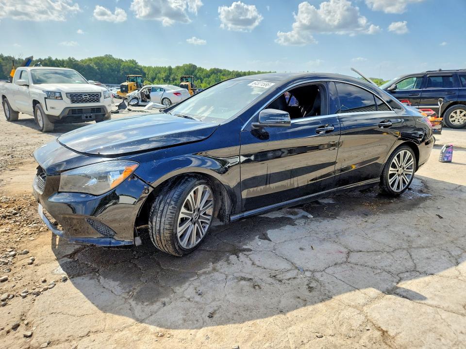 64821586 :رقم المزاد ، WDDSJ4EB9JN589065 vin ، 2018 Mercedes-benz Cla مزاد بيع
