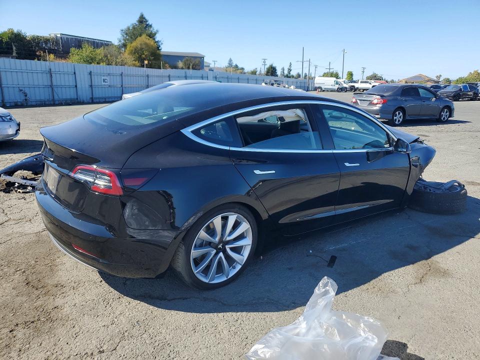 Продаж на аукціоні авто 2018 Tesla Model 3, vin: 5YJ3E1EA2JF075856, номер лоту: 64821436