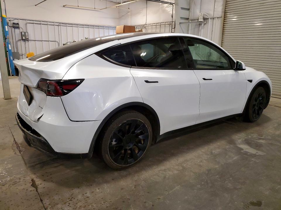 64099086 :رقم المزاد ، 7SAYGDEE2RA240059 vin ، 2024 Tesla Model Y مزاد بيع