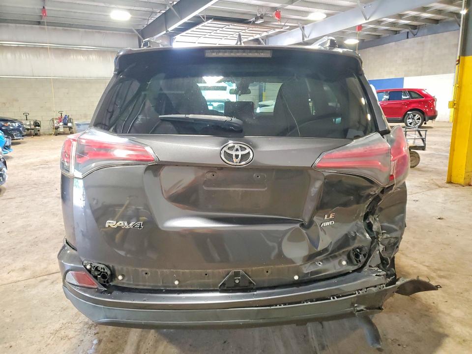 2018 Toyota Rav4 მანქანა იყიდება აუქციონზე, vin: JTMBFREV2JJ261125, აუქციონის ნომერი: 63874686