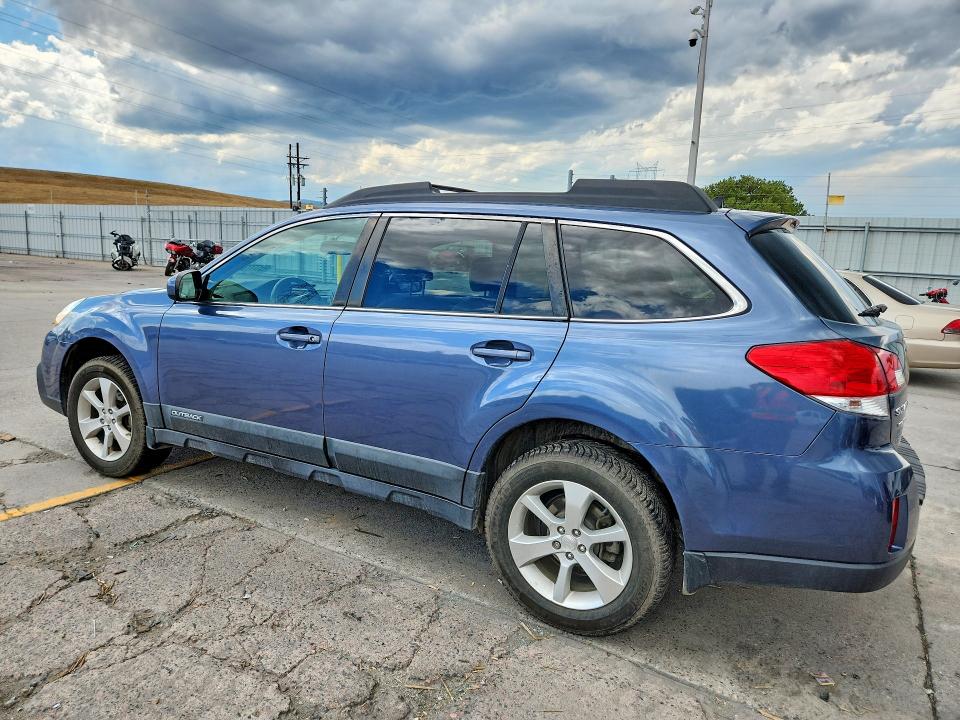 65177736 :رقم المزاد ، 4S4BRCLC0E3322354 vin ، 2014 Subaru Outback مزاد بيع