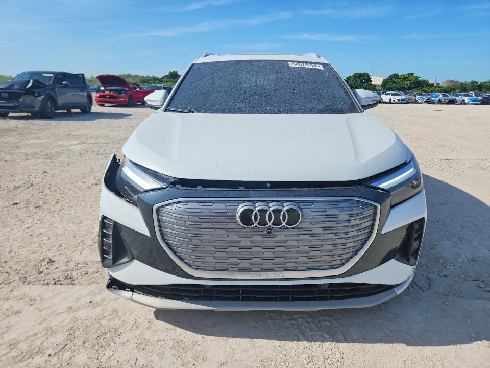 64676826 :رقم المزاد ، WA1H2BFZ9NP013997 vin ، 2022 Audi Q4 E-tron مزاد بيع