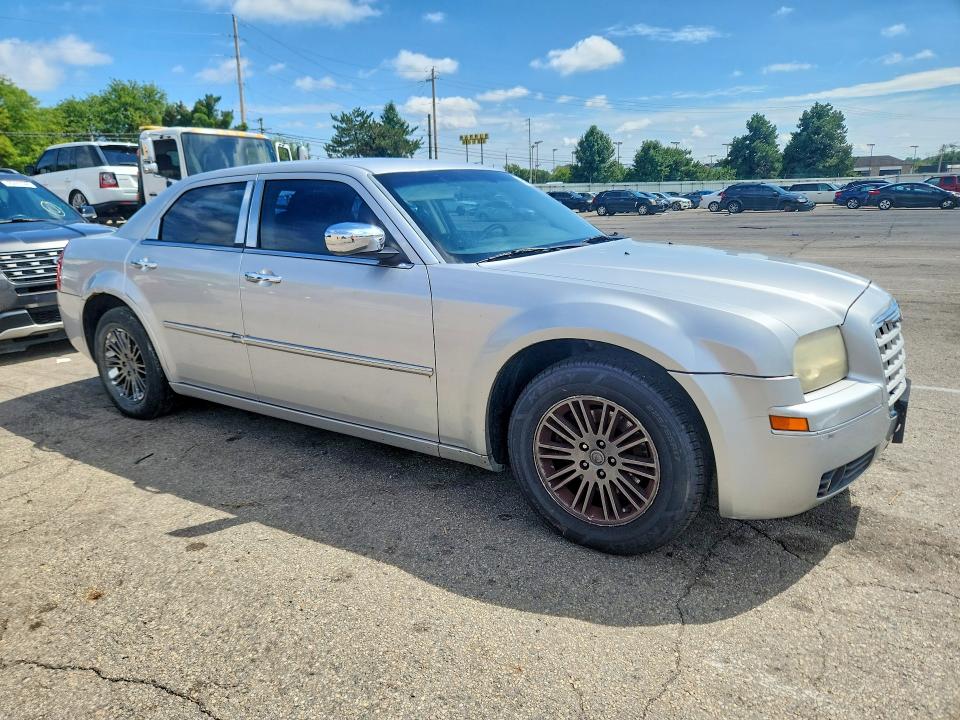 65087446 :رقم المزاد ، 2C3CA5CV3AH284627 vin ، 2010 Chrysler 300 مزاد بيع
