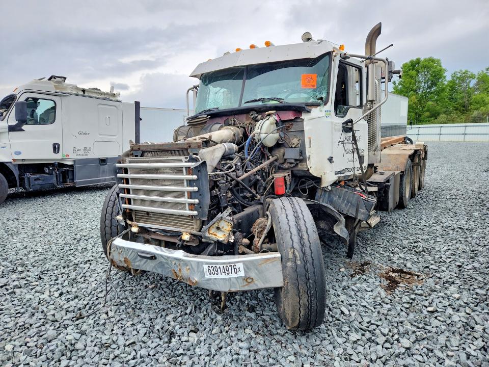 63914976 :رقم المزاد ، 1M2AG11C76M041494 vin ، 2006 Mack 700 مزاد بيع