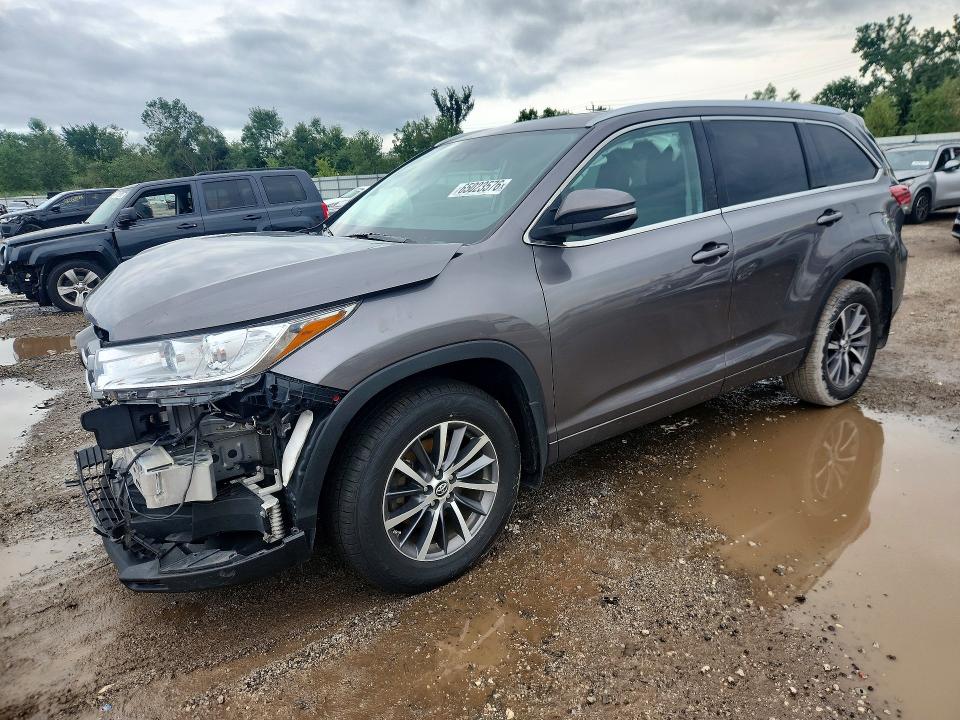 Продаж на аукціоні авто 2018 Toyota Highlander, vin: 5TDJZRFH3JS531235, номер лоту: 65023576
