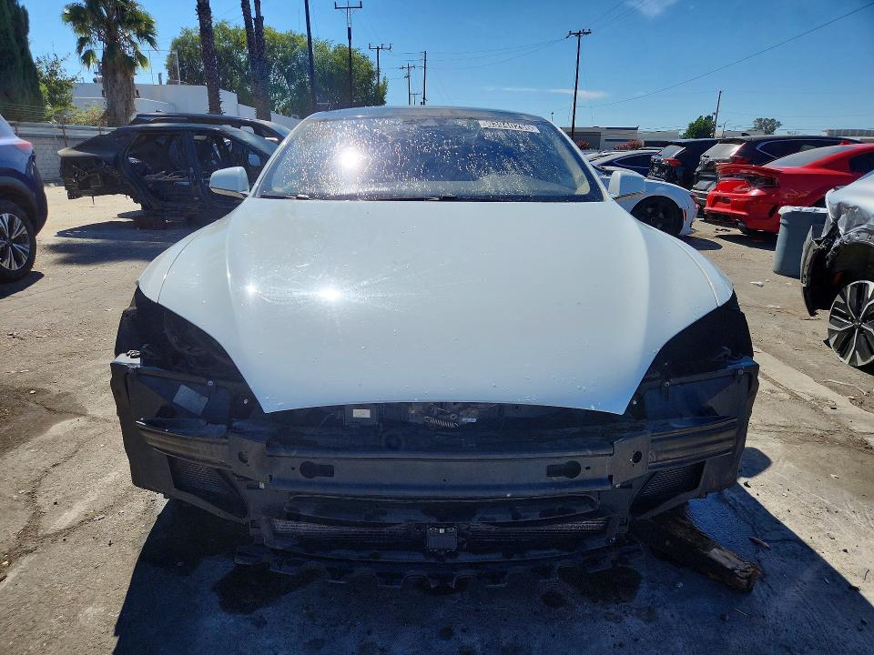 Продажа на аукционе авто 2016 Tesla Model S, vin: 5YJSA1E28GF134885, номер лота: 63940296
