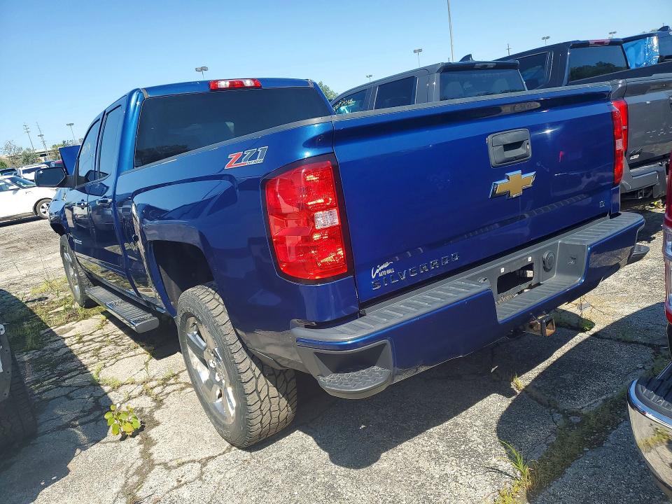 Продажа на аукционе авто 2017 Chevrolet Silverado, vin: 1GCVKREC1HZ121277, номер лота: 63047196