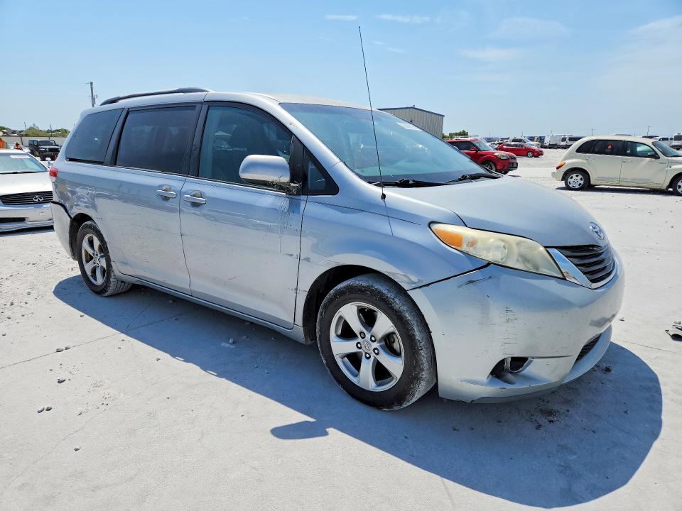 2011 Toyota Sienna მანქანა იყიდება აუქციონზე, vin: 5TDKK3DC8BS165805, აუქციონის ნომერი: 63889196
