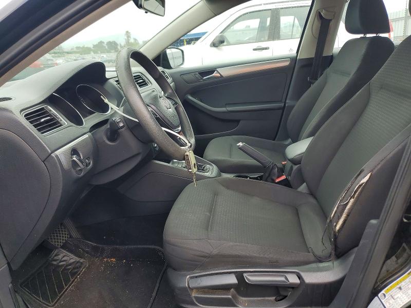 65161616 :رقم المزاد ، 3VWD17AJ3FM268638 vin ، 2015 Volkswagen Jetta مزاد بيع