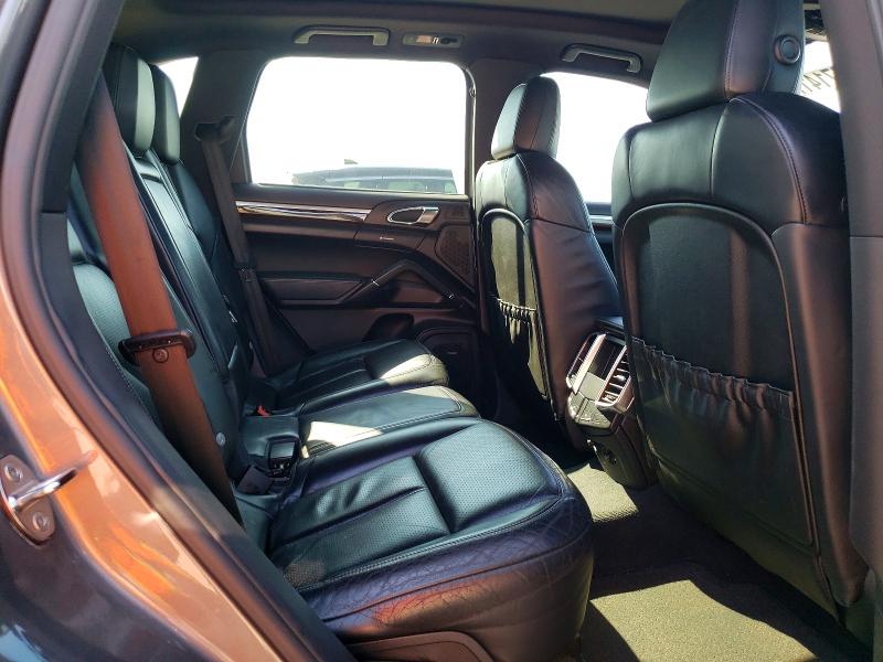 67141756 :رقم المزاد ، WP1AB2A21CLA40356 vin ، 2012 Porsche Cayenne مزاد بيع