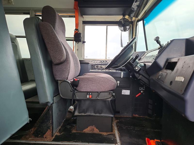 Продажа на аукционе авто 2015 Blub School Bus, vin: 1BAKGCPA4FF311306, номер лота: 63520386