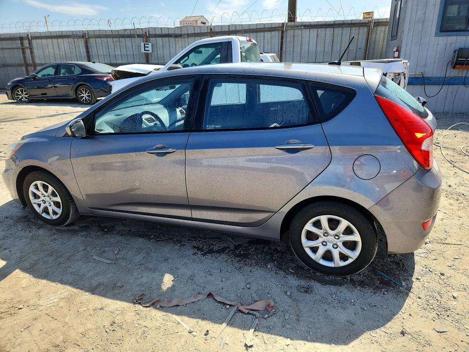 2014 Hyundai Accent მანქანა იყიდება აუქციონზე, vin: KMHCT5AE4EU141788, აუქციონის ნომერი: 63697656
