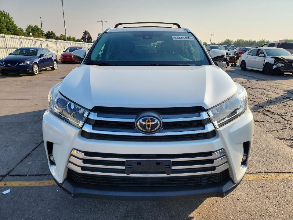 64379366 :رقم المزاد ، 5TDDZRFH0KS922759 vin ، 2019 Toyota Highlander مزاد بيع