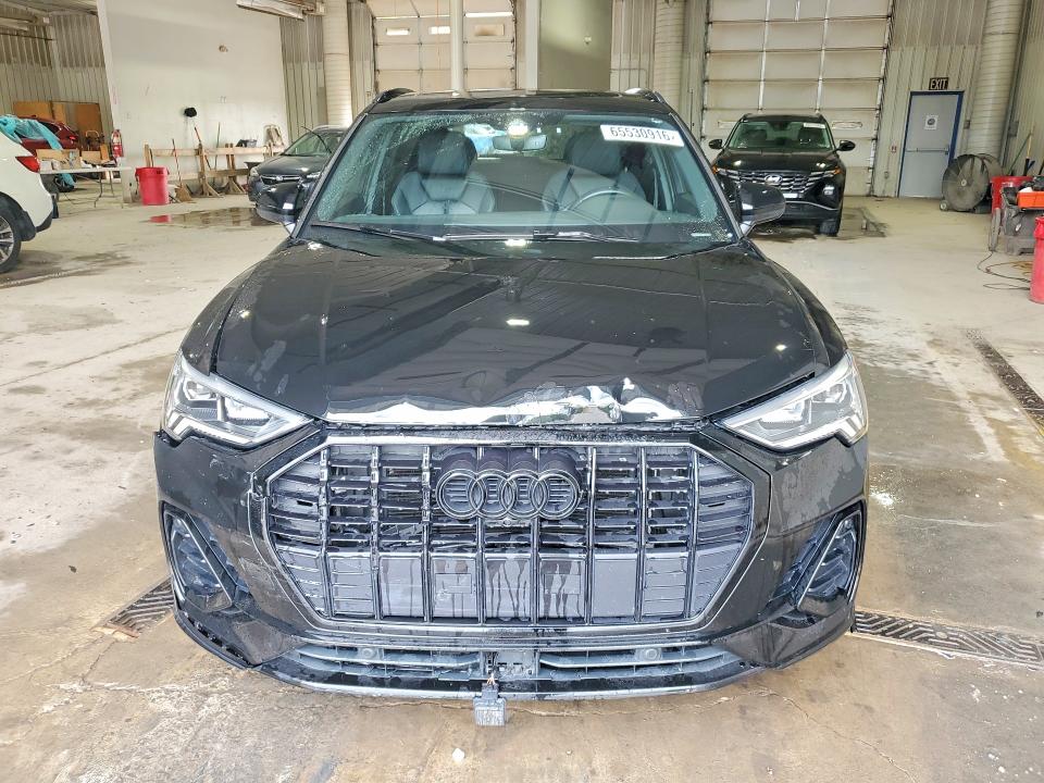65530916 :رقم المزاد ، WA1EECF38M1128426 vin ، 2021 Audi Q3 مزاد بيع