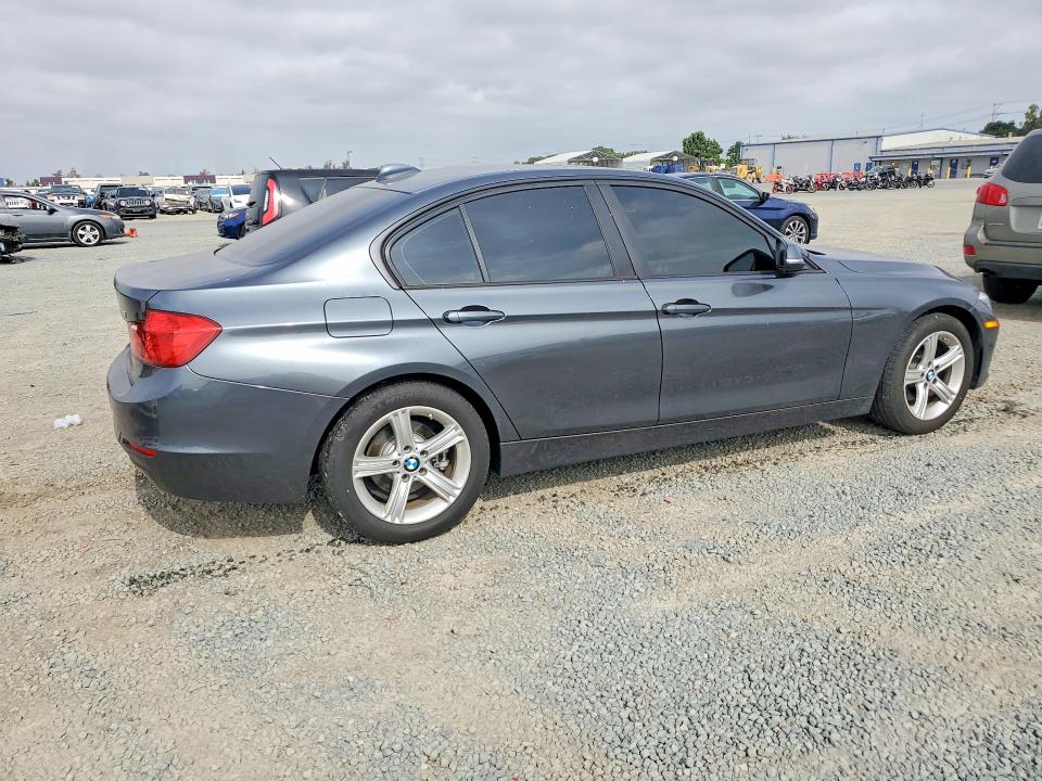 2015 Bmw 328 მანქანა იყიდება აუქციონზე, vin: WBA3C1C52FK120748, აუქციონის ნომერი: 63606436
