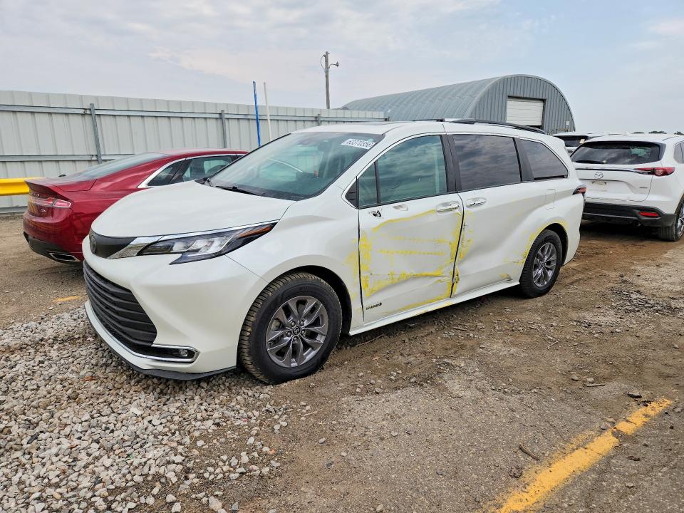 Продаж на аукціоні авто 2021 Toyota Sienna, vin: 5TDJRKEC2MS016986, номер лоту: 63370356