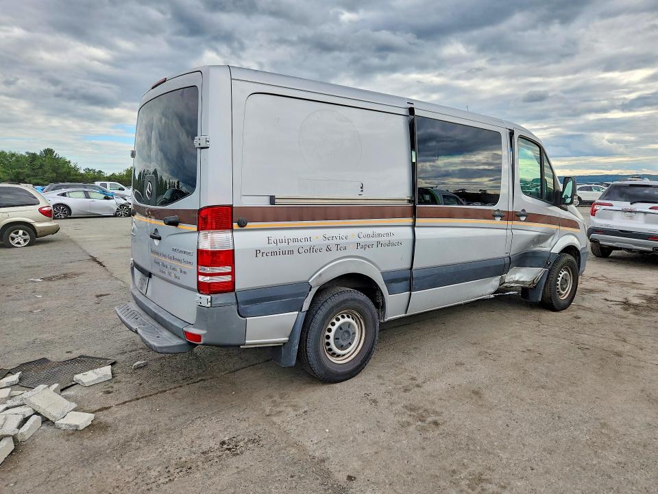 66563676 :رقم المزاد ، WD3PE7DC9F5987684 vin ، 2015 Mercedes-benz Sprinter مزاد بيع