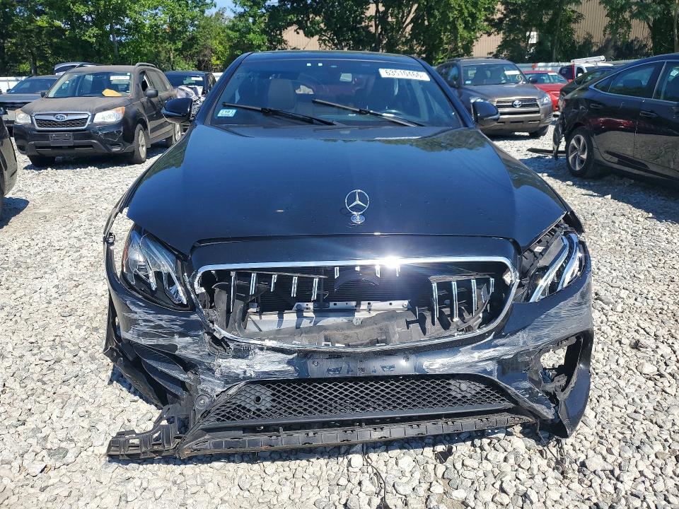 63510466 :رقم المزاد ، WDDZF4KBXJA328460 vin ، 2018 Mercedes-benz E مزاد بيع