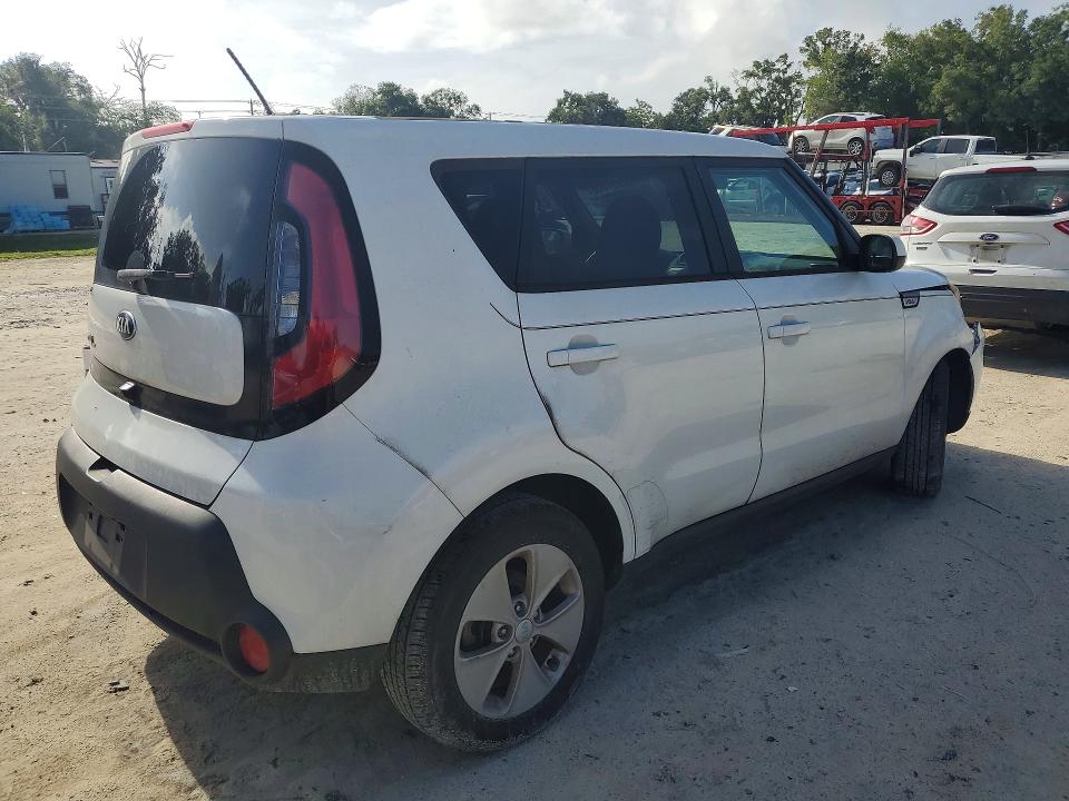 63931506 :رقم المزاد ، KNDJN2A25F7805901 vin ، 2015 Kia Soul مزاد بيع