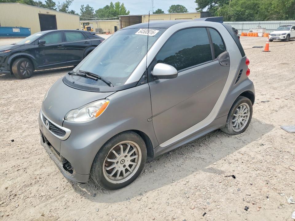 Продаж на аукціоні авто 2013 Smart Fortwo, vin: WMEEJ3BA2DK688749, номер лоту: 64500916