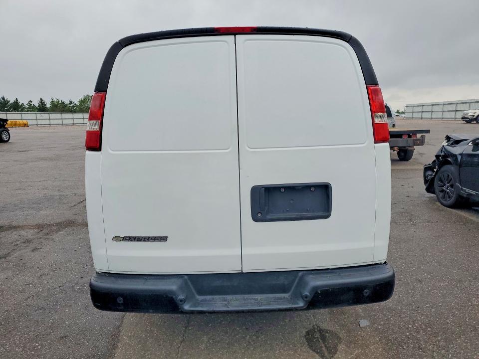 64439576 :رقم المزاد ، 1GCWGAFF5G1220049 vin ، 2016 Chevrolet Express G2500 مزاد بيع