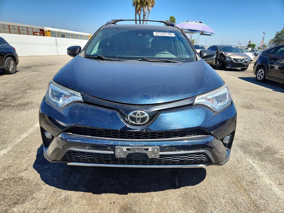 Продажа на аукционе авто 2017 Toyota Rav4, vin: 2T3NFREVXHW390383, номер лота: 67302146