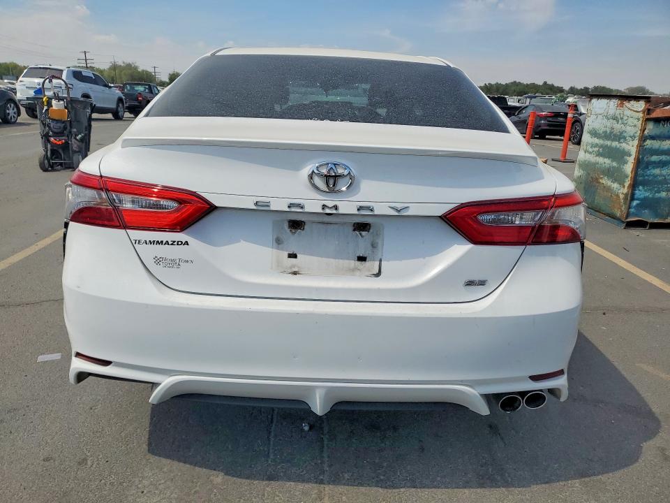 Продаж на аукціоні авто 2018 Toyota Camry, vin: 4T1B11HK8JU610624, номер лоту: 66305016