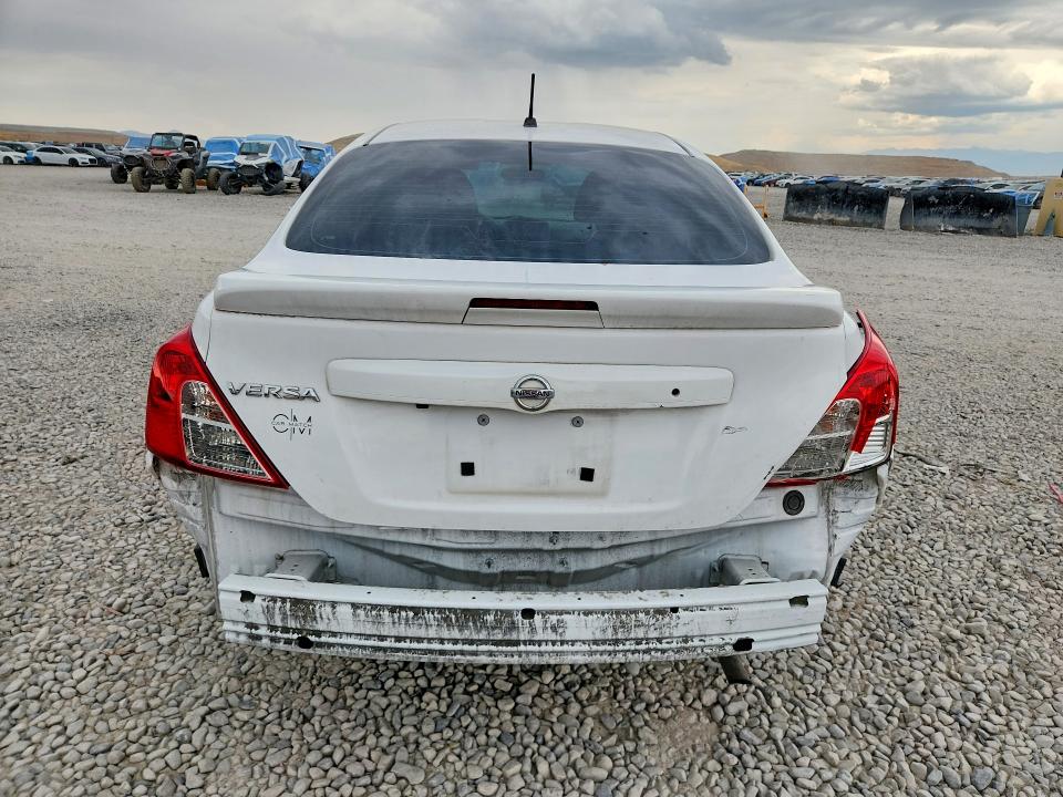 64568016 :رقم المزاد ، 3N1CN7AP3KL830533 vin ، 2019 Nissan Versa مزاد بيع