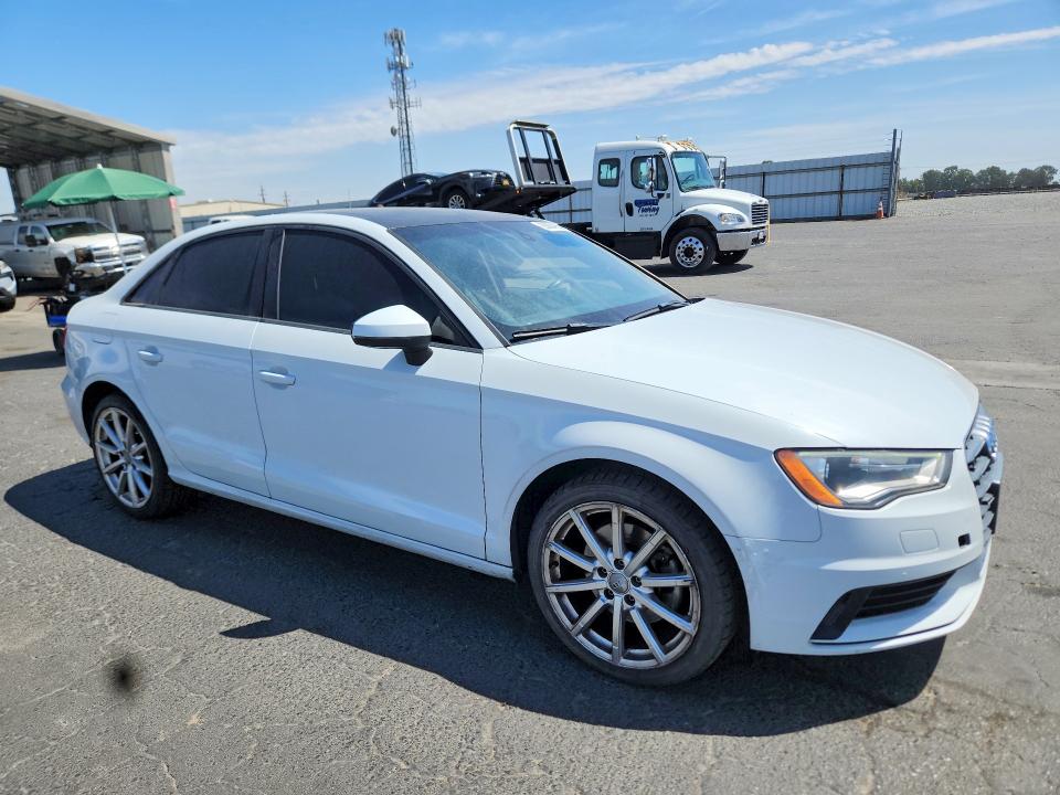 65604186 :رقم المزاد ، WAUBFGFF5F1090385 vin ، 2015 Audi A3 مزاد بيع