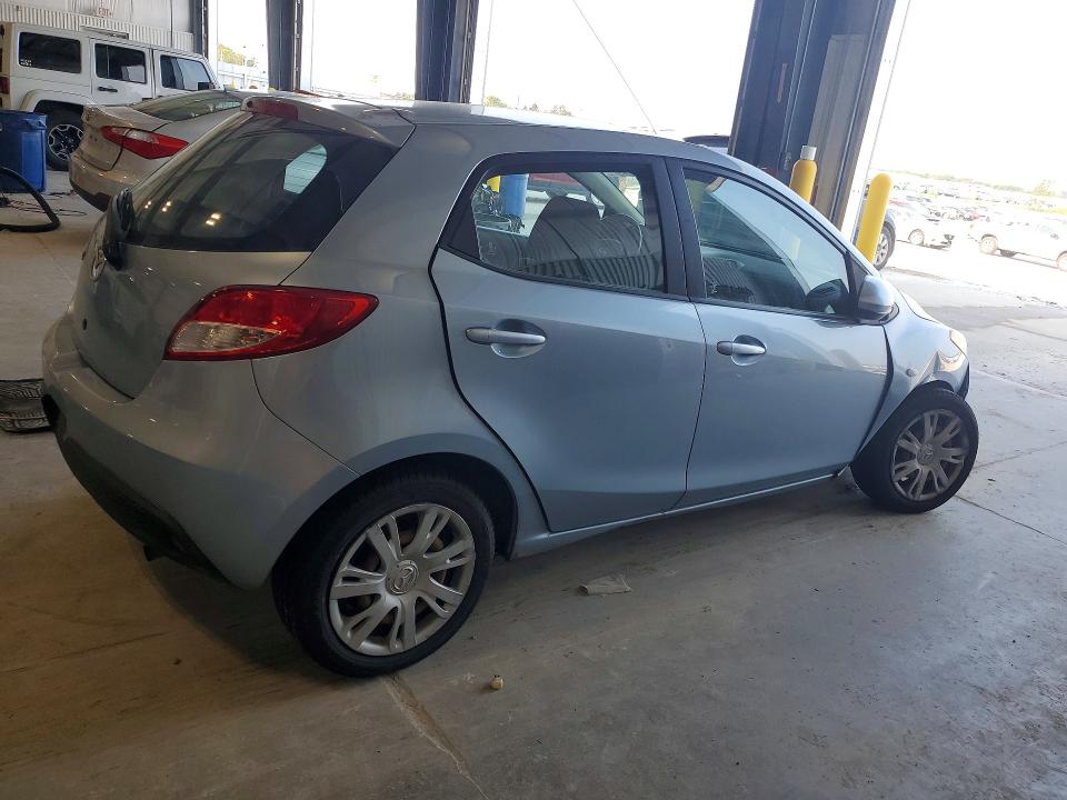 2013 Mazda Mazda2 მანქანა იყიდება აუქციონზე, vin: JM1DE1KY8D0170723, აუქციონის ნომერი: 63712646