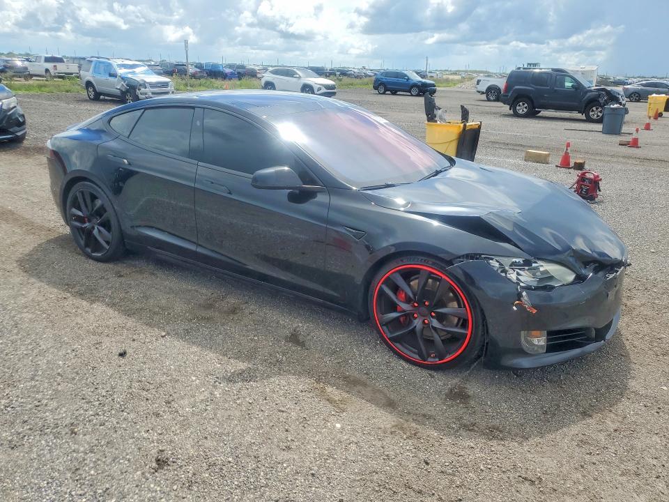 67108776 :رقم المزاد ، 5YJSA1E47HF200717 vin ، 2017 Tesla Model S مزاد بيع