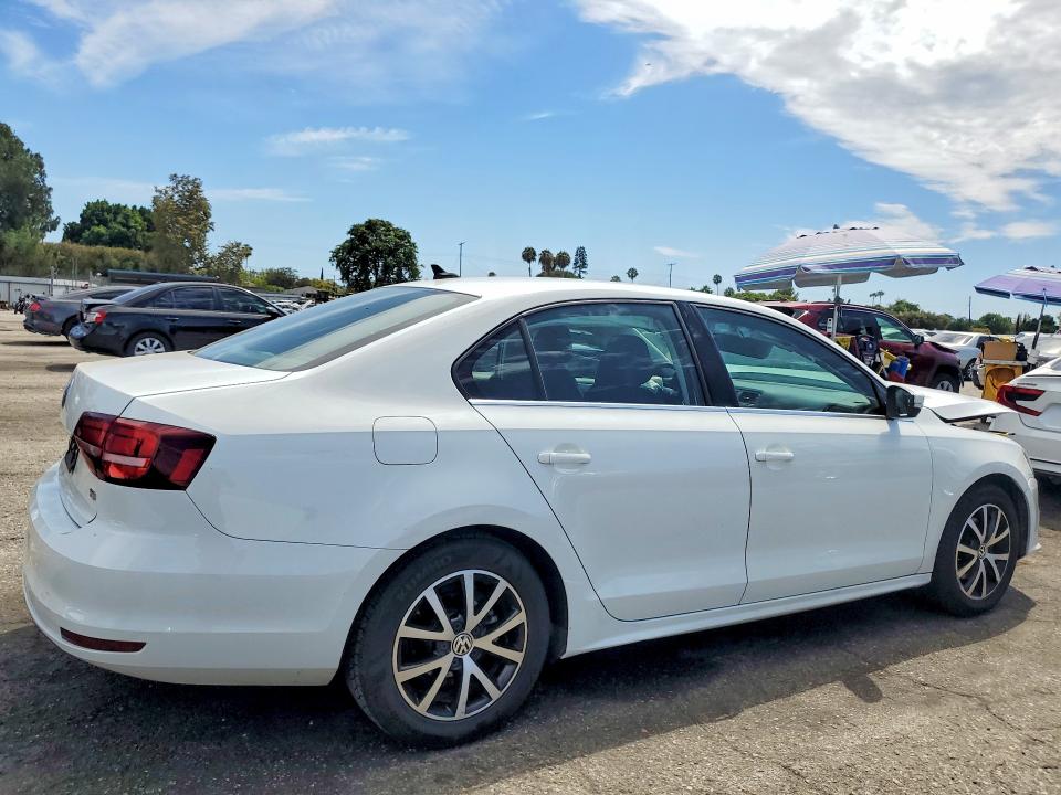Продажа на аукционе авто 2017 Volkswagen Jetta, vin: 3VWDB7AJ0HM270699, номер лота: 61647126