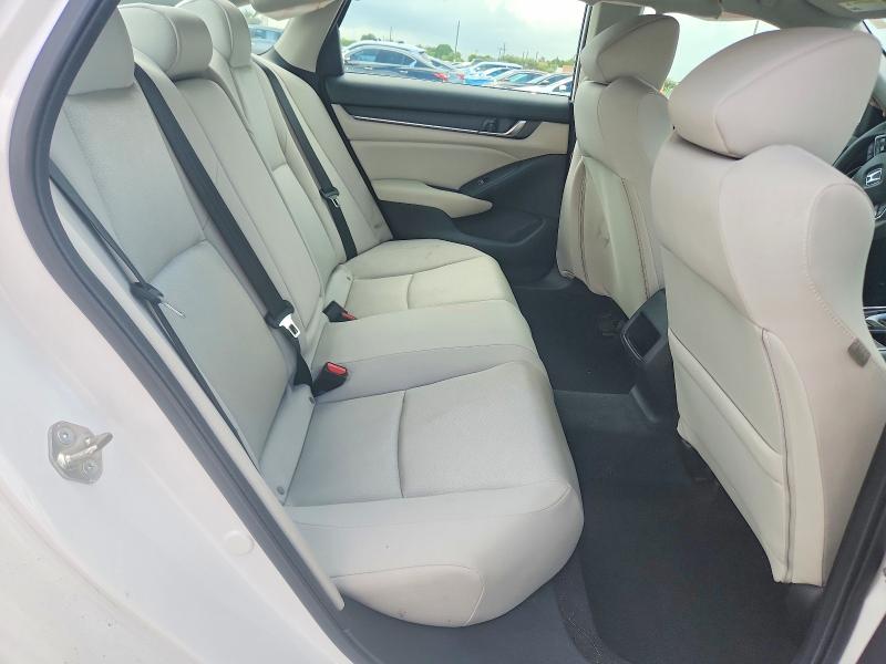 Продажа на аукционе авто 2018 Honda Accord, vin: 1HGCV1F11JA056661, номер лота: 63911756