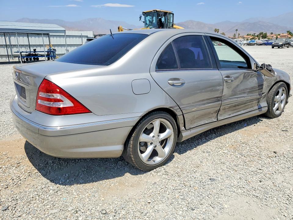 63621286 :رقم المزاد ، WDBRF52HX6A889476 vin ، 2006 Mercedes-benz C مزاد بيع