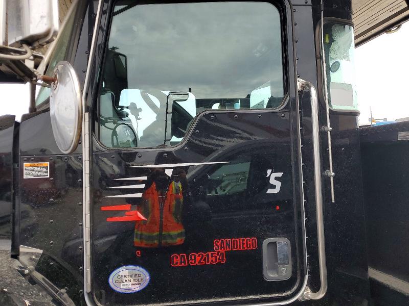 Aukcja sprzedaży 2017 Kenworth T680, vin: 1XKYDP9X6HJ135879, numer aukcji: 65034996