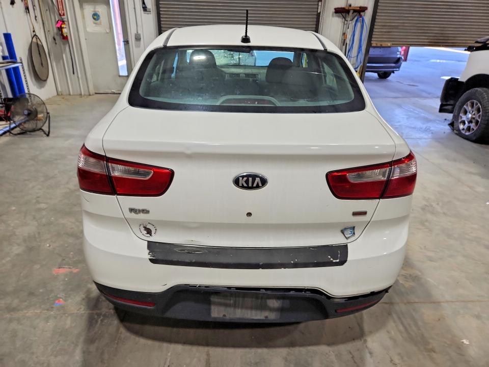 65771626 :رقم المزاد ، KNADM4A33F6437094 vin ، 2015 Kia Rio مزاد بيع