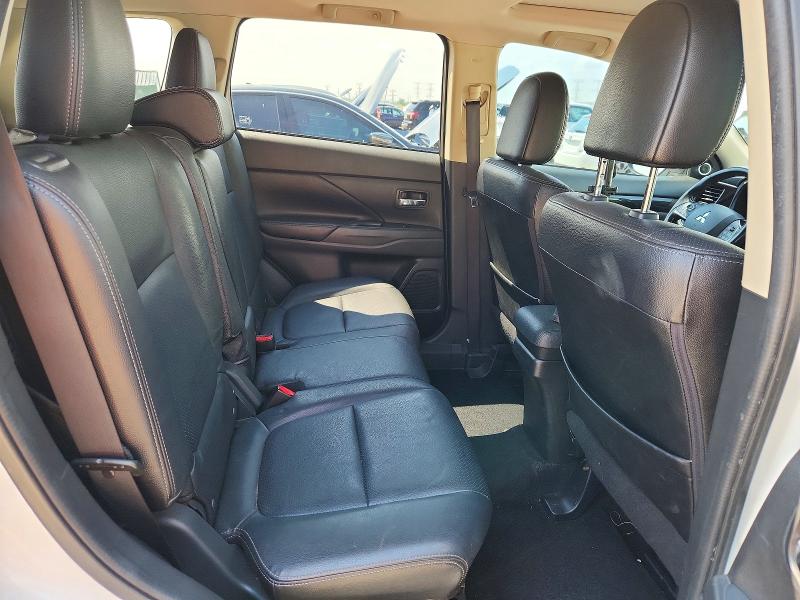 2018 Mitsubishi Outlander მანქანა იყიდება აუქციონზე, vin: JA4AZ3A33JZ013420, აუქციონის ნომერი: 65732796