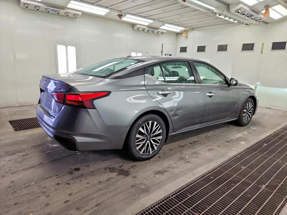 63940116 :رقم المزاد ، 1N4BL4DV8PN337807 vin ، 2023 Nissan Altima مزاد بيع