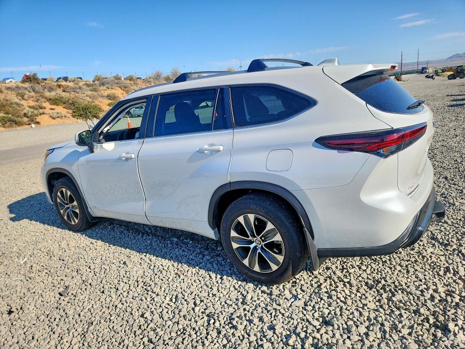 Продажа на аукционе авто 2025 Toyota Highlander Hybrid, vin: 5TDKBRCH5SS656381, номер лота: 64303546
