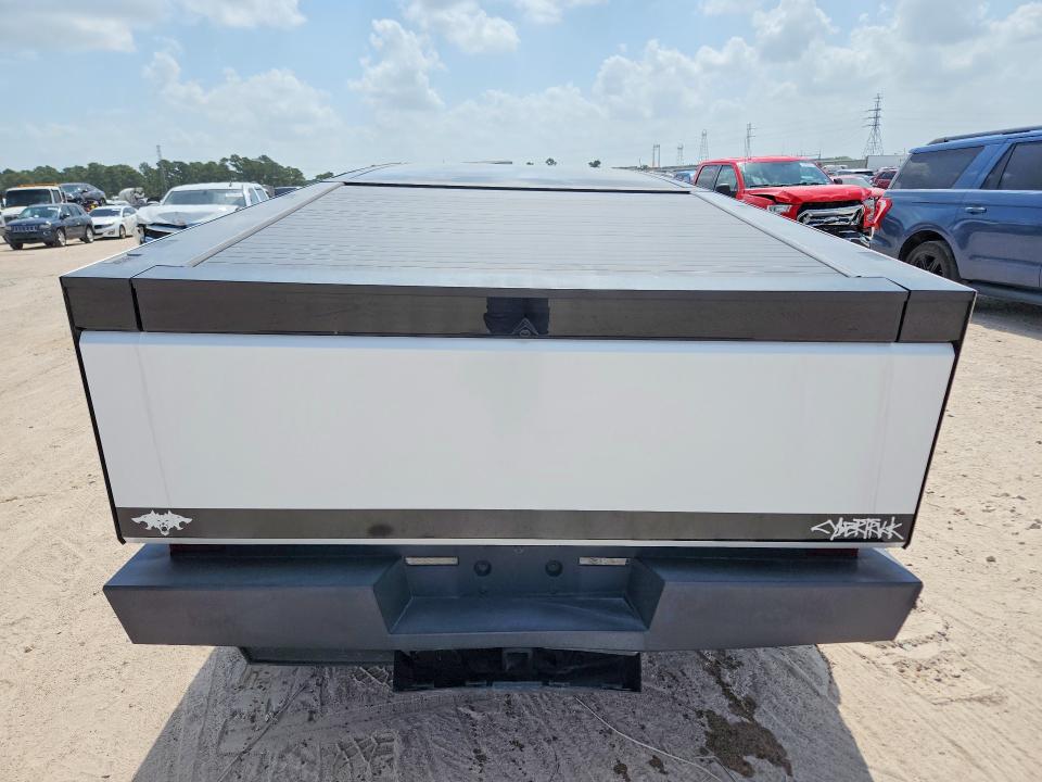 63858986 :رقم المزاد ، 7G2CEHEE2RA026867 vin ، 2024 Tesla Cybertruck مزاد بيع