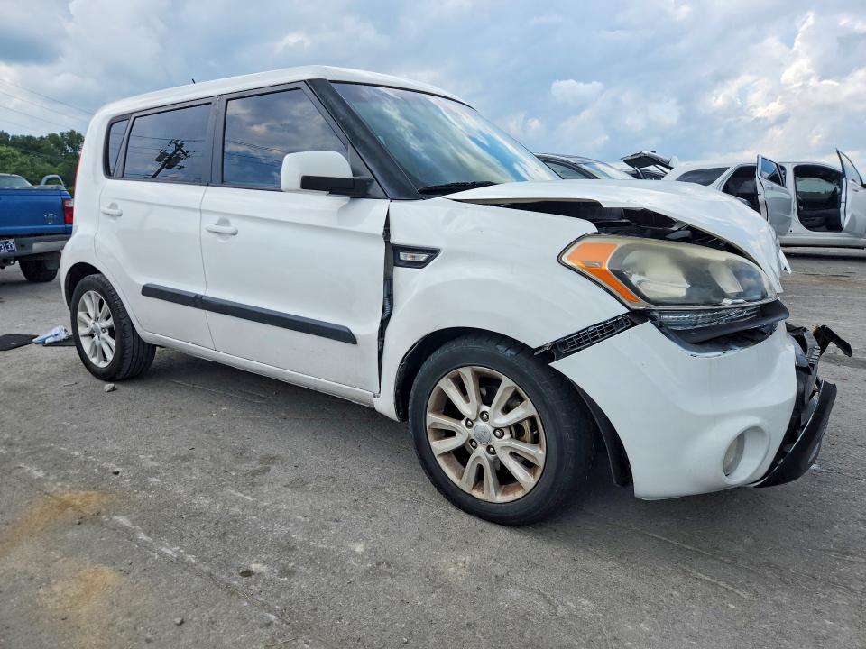64296306 :رقم المزاد ، KNDJT2A51D7759285 vin ، 2013 Kia Soul مزاد بيع