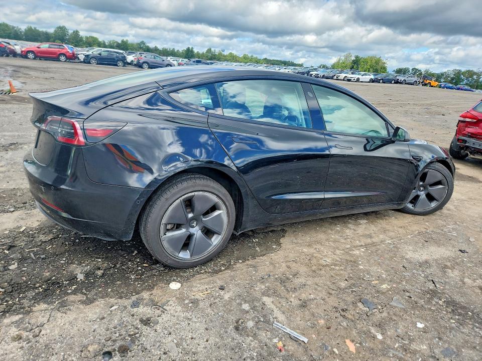2022 Tesla Model 3 მანქანა იყიდება აუქციონზე, vin: 5YJ3E1EA5NF370214, აუქციონის ნომერი: 63897006