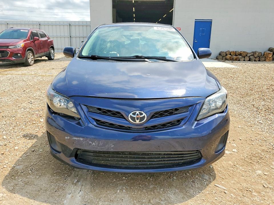 63263206 :رقم المزاد ، 2T1BU4EE1CC885232 vin ، 2012 Toyota Corolla مزاد بيع